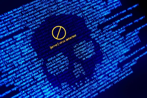 Ein Computerbildschirm mit zufälligem Programmiercode und einer Fehlermeldung. — Stockbild Fehler-Virus entdeckt — Stockfoto