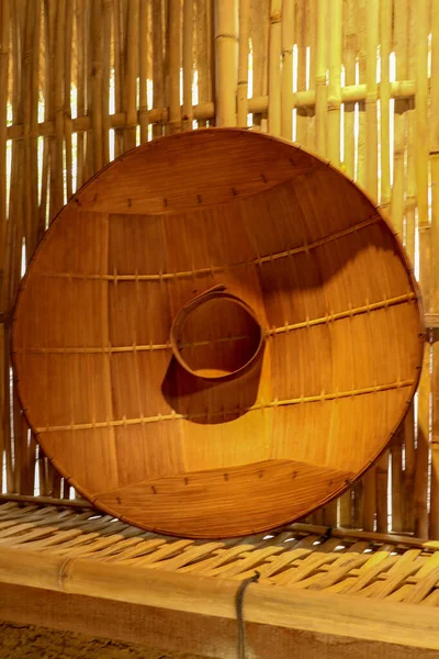 Шляпа Сухих Пальмовых Листьев Используемых Плантаторами Рисовых Полях Традиционная Защита — стоковое фото