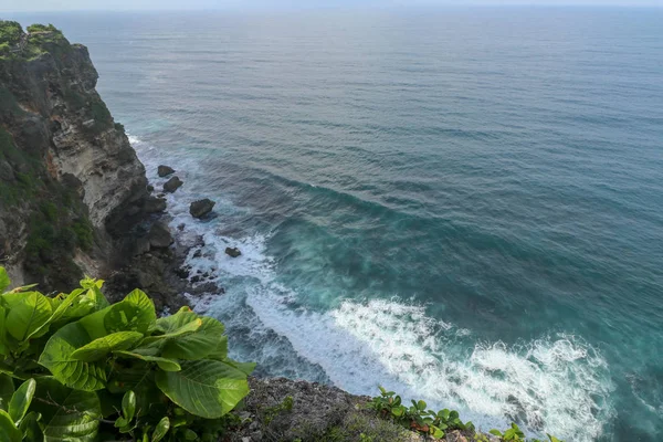 Endonezya Nın Bali Kentindeki Uluwatu Uçurumunun Manzarası Pura Luhur Uluwatu — Stok fotoğraf