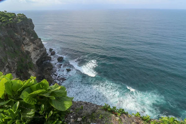 Vista Del Acantilado Uluwatu Con Pabellón Mar Azul Bali Indonesia — Foto de Stock