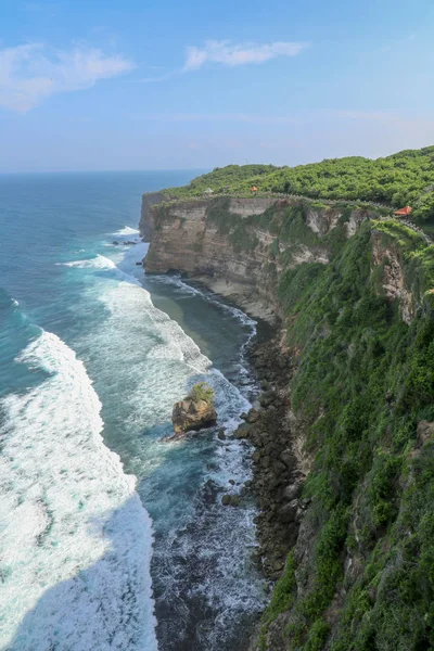 Veduta Della Scogliera Uluwatu Con Padiglione Mare Blu Bali Indonesia — Foto Stock