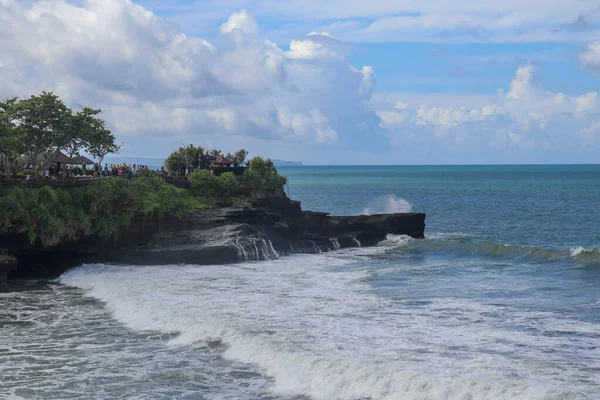 Praia Batu Bolong Que Tem Ponto Atração Turística Perto Templo — Fotografia de Stock