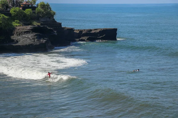 Surfer Golf Vangt Een Golf Surfen Pijp Surfen Oceaan Bali — Stockfoto