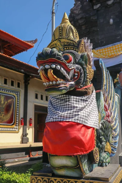 Close Guardian Figure Next Hindu Temple Bali Indonesia Bricked Entrance — Stock Photo, Image