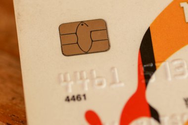 Kredi kartı ya da çipli banka kartı. Akıllı kart makrosu, kart çipi