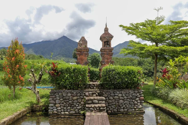 Живописный Вид Маленькую Водную Индуистскую Деревню Красивом Индонезийском Острове Бали — стоковое фото