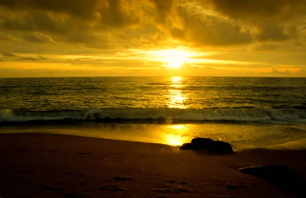 Zlatý Nebe Moře Západu Slunce Bangniang Beach Khao Lak Provincie — Stock fotografie