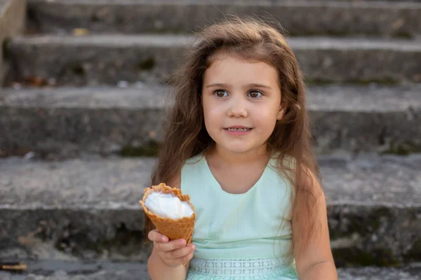 Cute Little Brunette Curly Hair Sits Concrete Steps Ice Cream — Stock Photo, Image