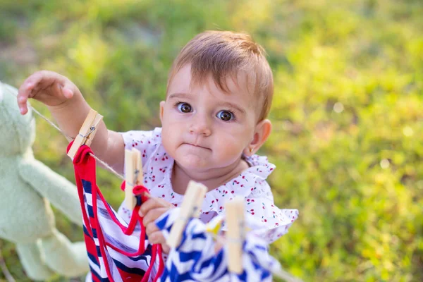 One Year Old Baby Fresh Air Plays Washed Clothes Hanging — Stock Photo, Image