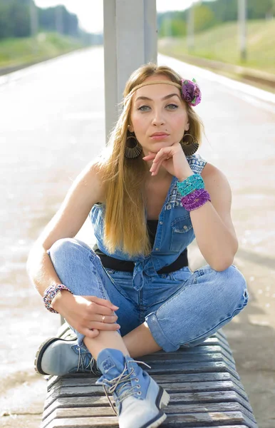 Lovely Blonde Hippie Sits Thoughtfully Train Stop — Stock Photo, Image
