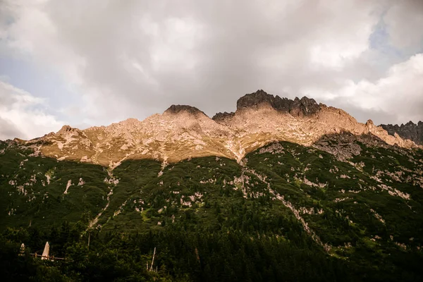 Panoramisch Uitzicht Prachtige Rotsachtige Toppen Van Het Tatra Gebergte Zuid — Stockfoto