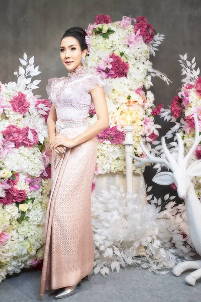 Thai wedding dress , woman in dress Thai style