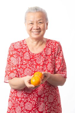 Yaşlı kadın ve Çinli yeni yıl