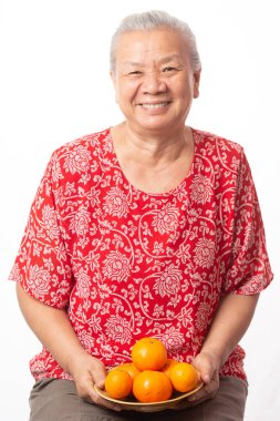 Yaşlı kadın ve Çinli yeni yıl