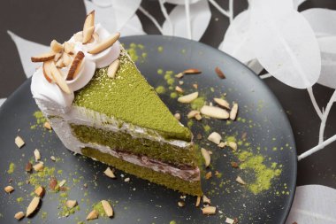 Kırmızı fasulye ve yeşil çay keki.