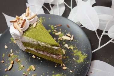 Kırmızı fasulye ve yeşil çay keki.