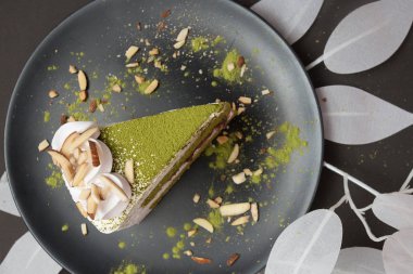 Kırmızı fasulye ve yeşil çay keki.