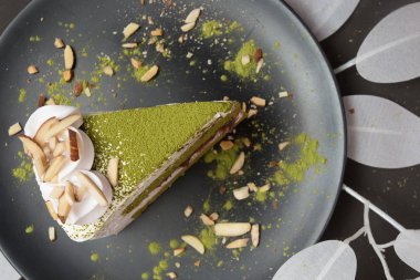 Kırmızı fasulye ve yeşil çay keki.