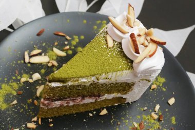 Kırmızı fasulye ve yeşil çay keki.