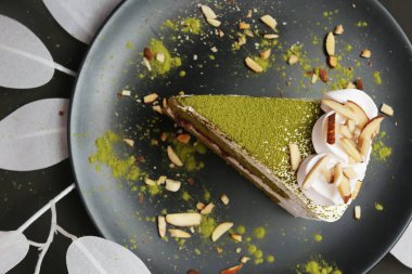 Kırmızı fasulye ve yeşil çay keki.