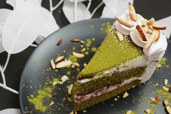 Rote Bohnen und Matcha grüner Tee Kuchen — Stockfoto