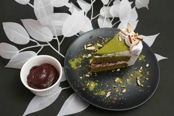 Rote Bohnen und Matcha grüner Tee Kuchen — Stockfoto