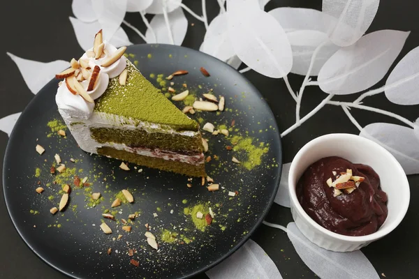 Rote Bohnen und Matcha grüner Tee Kuchen — Stockfoto