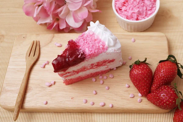 Tort truskawkowy jogurt — Zdjęcie stockowe
