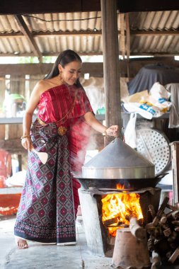 Tayland tarzı giyinmiş güzel bir kadın, Tayland kültürü