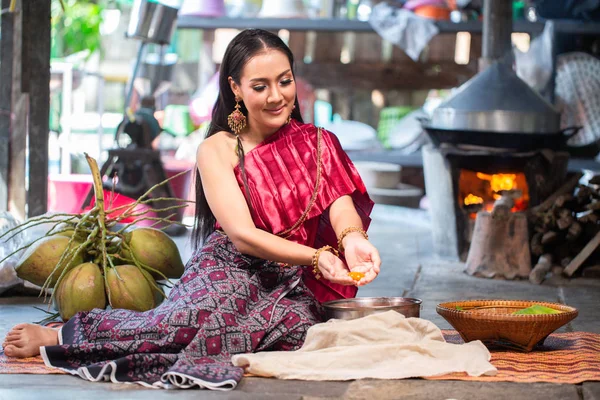 Schöne Frau Kleid Thailändischen Stil Thailändische Kultur — Stockfoto