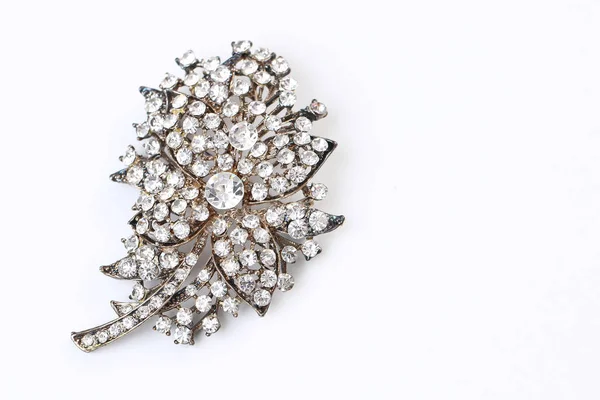 Diamante em broche de flores — Fotografia de Stock