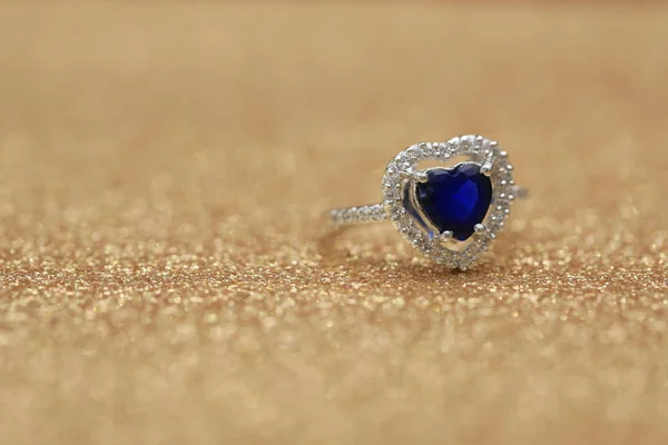 Ring blue gemstone heart,Love Valentine day — ストック写真