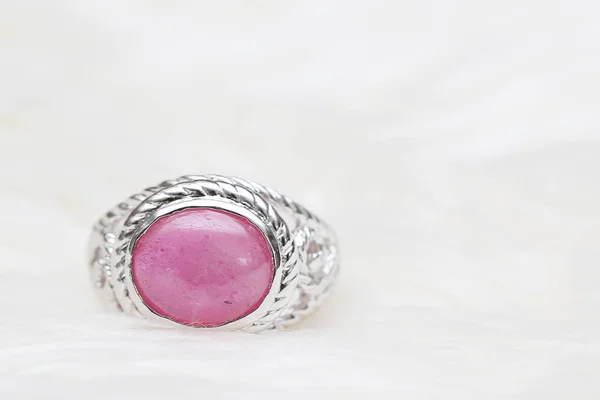 Pink stone on silver ring — ストック写真