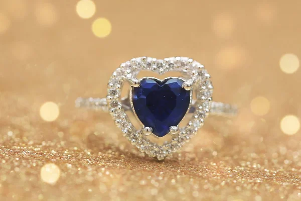 Ring blue gemstone heart,Love Valentine day — ストック写真