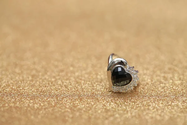 Anillo de diamantes y gemas negras — Foto de Stock