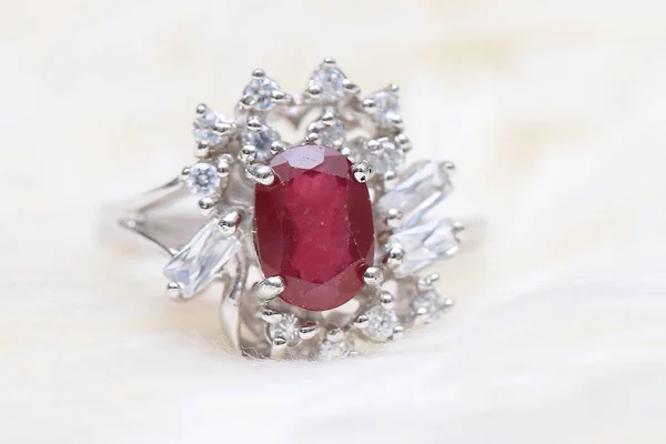 Red gemstone on diamond ring — ストック写真