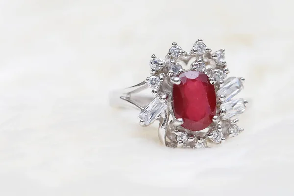 Red gemstone on diamond ring — ストック写真