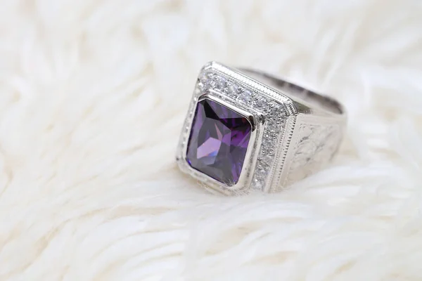 Purple gemstone on diamond ring — 스톡 사진