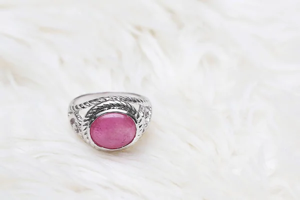 Pink stone on silver ring — ストック写真