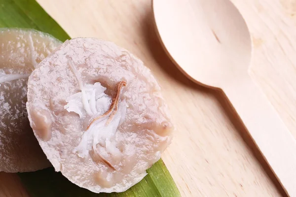 Thai dessert banana cake sweet thai dessert on banana leaf, thai — Stock Photo, Image