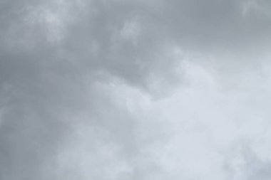 Yağmurlu (veya yağmur) bulut, gri renkli arka plan