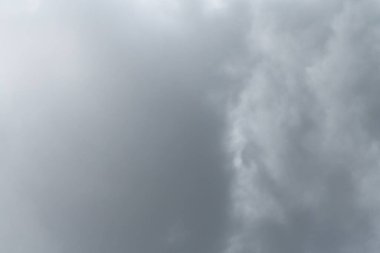 Yağmurlu (veya yağmur) bulut, gri renkli arka plan