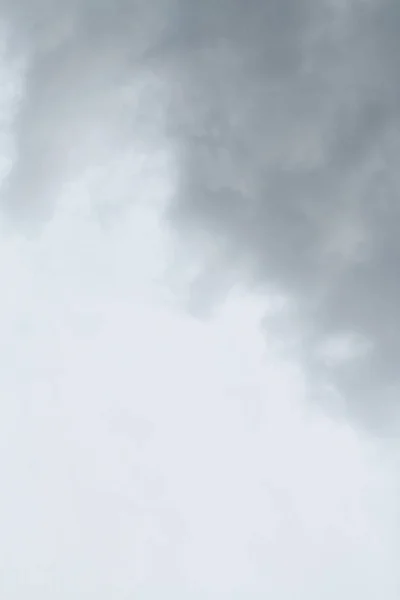 Regenachtige (of regen) wolk, grijze kleur achtergrond — Stockfoto