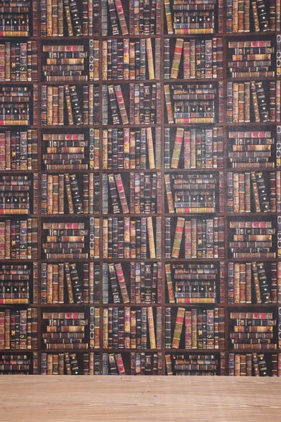 Bücher auf einem hölzernen Tapetenaufkleber — Stockfoto