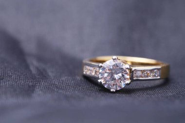 Pırlanta altın yüzük