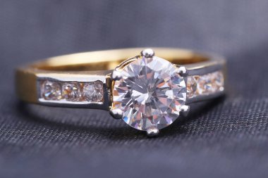 Pırlanta altın yüzük