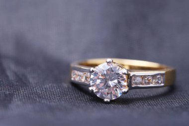 Pırlanta altın yüzük