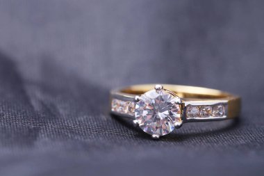 Pırlanta altın yüzük