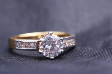 Pırlanta altın yüzük