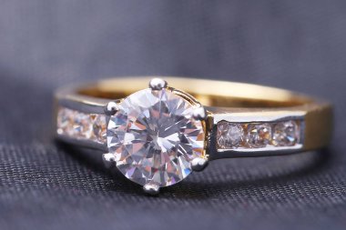 Pırlanta altın yüzük